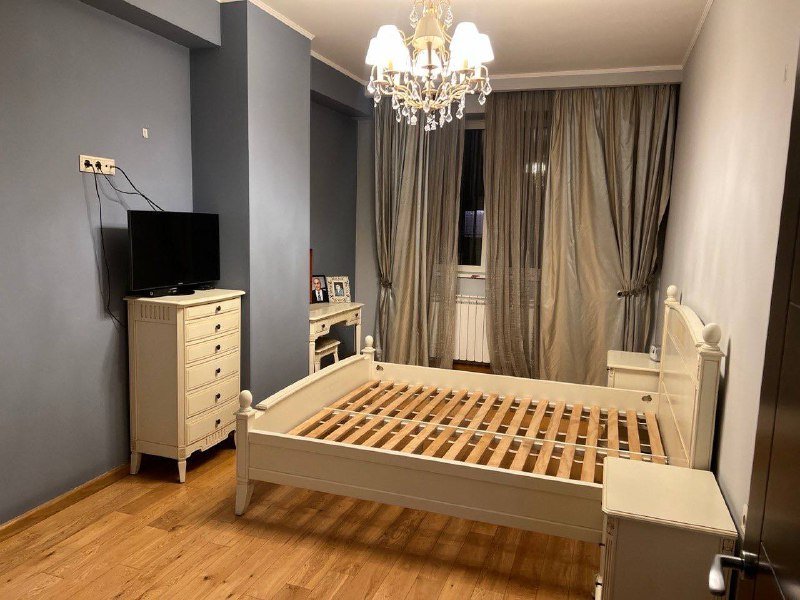 Спальня комплект мебель кровать шкаф комод туалетный столик 10