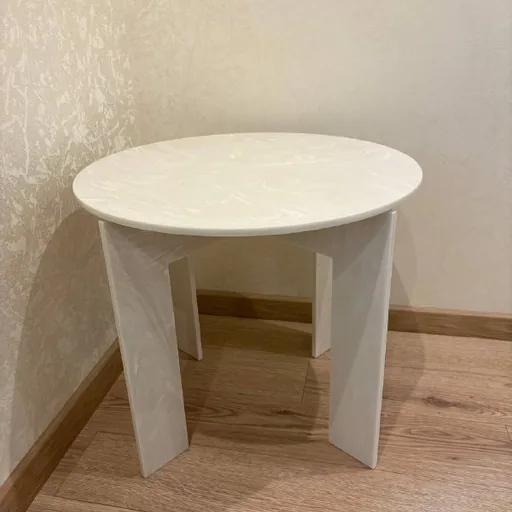 Журнальный столик из искусственного камня