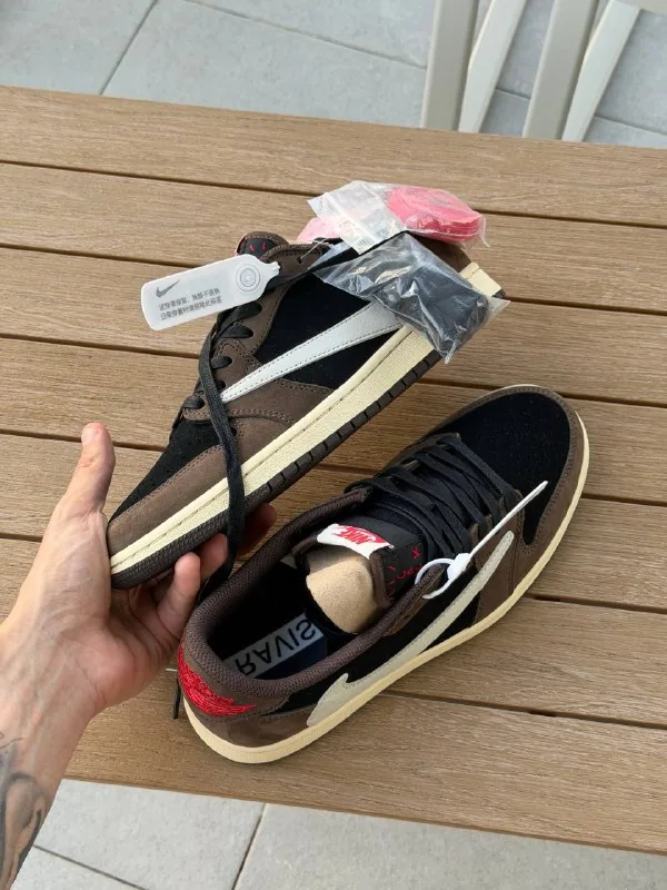 Nike Air Jordan 1 Low OG SP Travis Scott 1