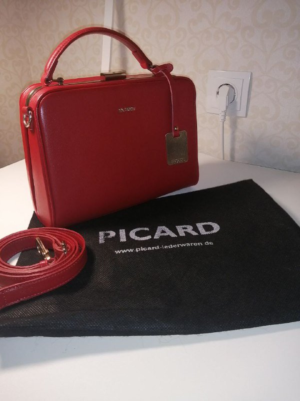 Женская сумка из натуральной кожи PICARD красного цвета