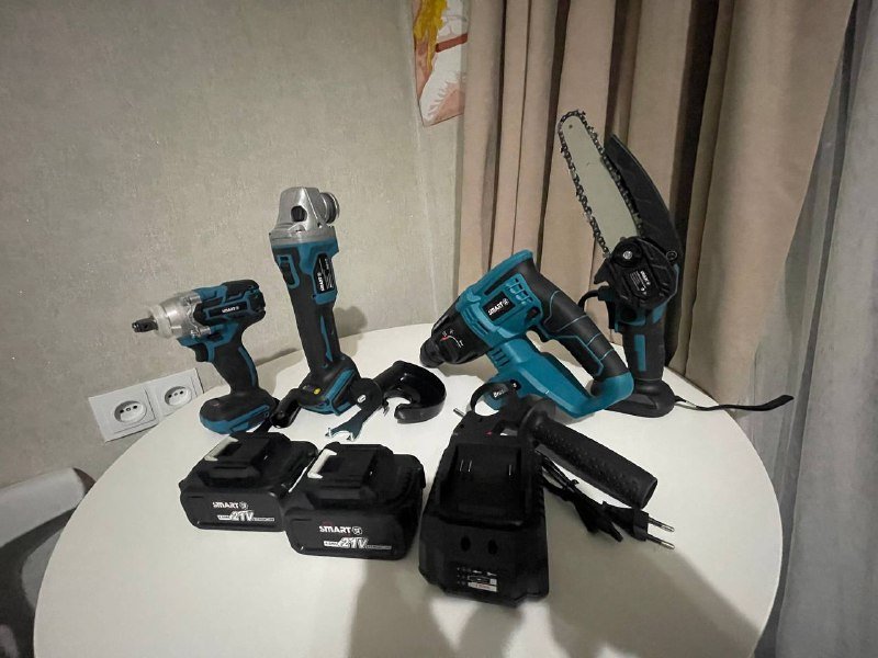 Набор аккумуляторного инструмента перфоратор гайковерт болгарка пила аккумуляторы ЗУ