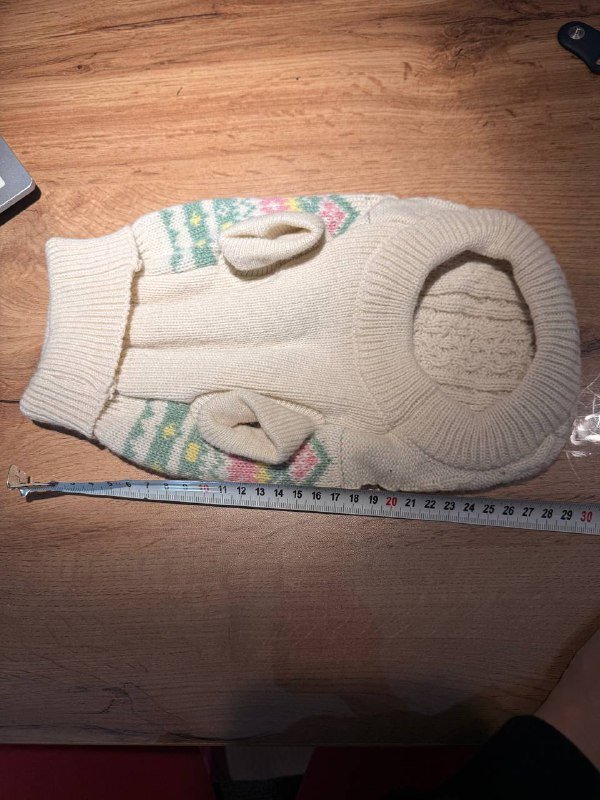 Свитер и дождевик для маленькой собачки