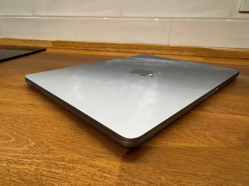 MacBook Air M5 13 16/512, серый и голубой 1