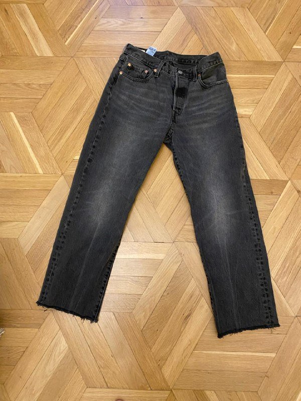 Джинсы Levis 501, Шорты 12 Stories, Кардеган COS, Платье Michael Kors, Спортивный костюм