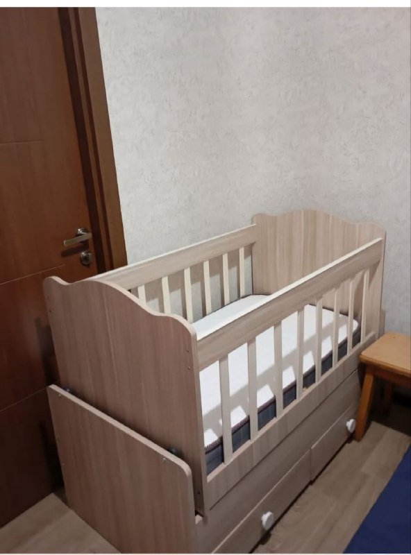 Детская кроватка с матрасом
