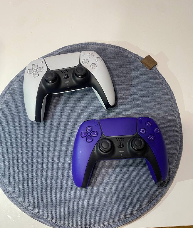 Sony PlayStation 5 digital edition, 1 TB, 2 джойстика 2