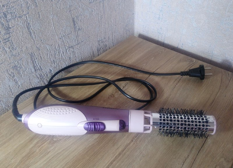 Фен-расческа с брашингом для волос