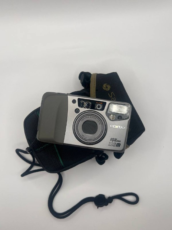 Пленочный фотоаппарат Pentax IQzoom115M, батарея, ремешок, чехол