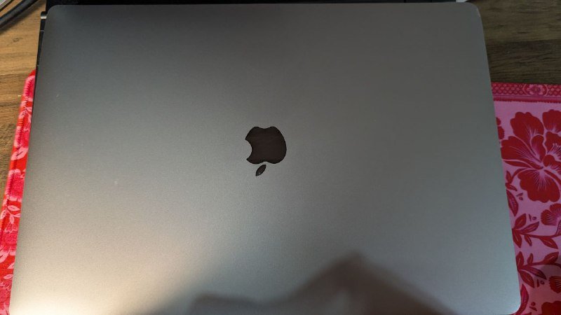 Macbook Pro 16 дюймов 512/16 без зарядки