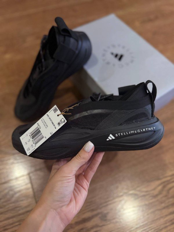 Женские кроссовки Adidas 2