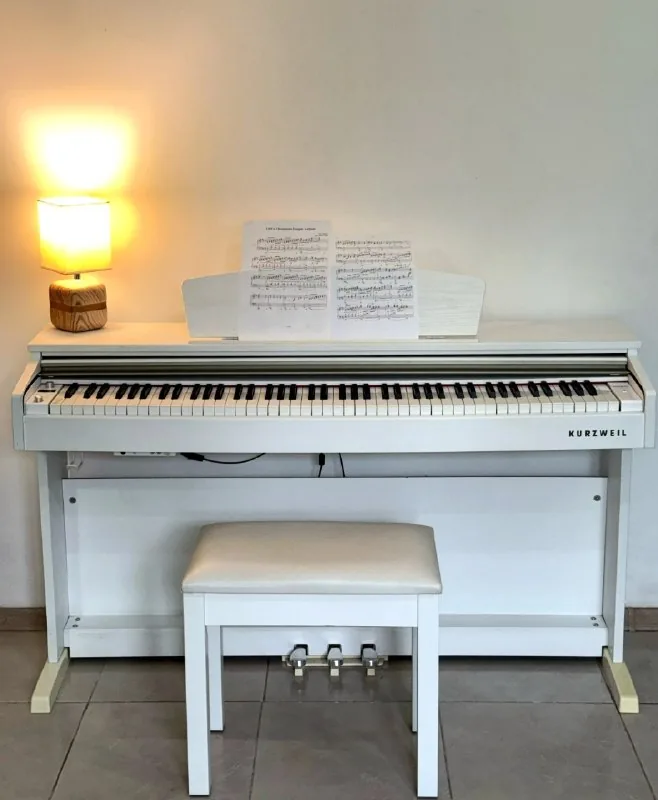 Цифровое пианино Kurzweil M90, белое 1