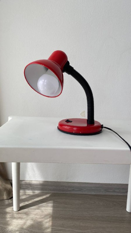 Пуфик, Лампа настольная, Стол и стул, Гладилка 2