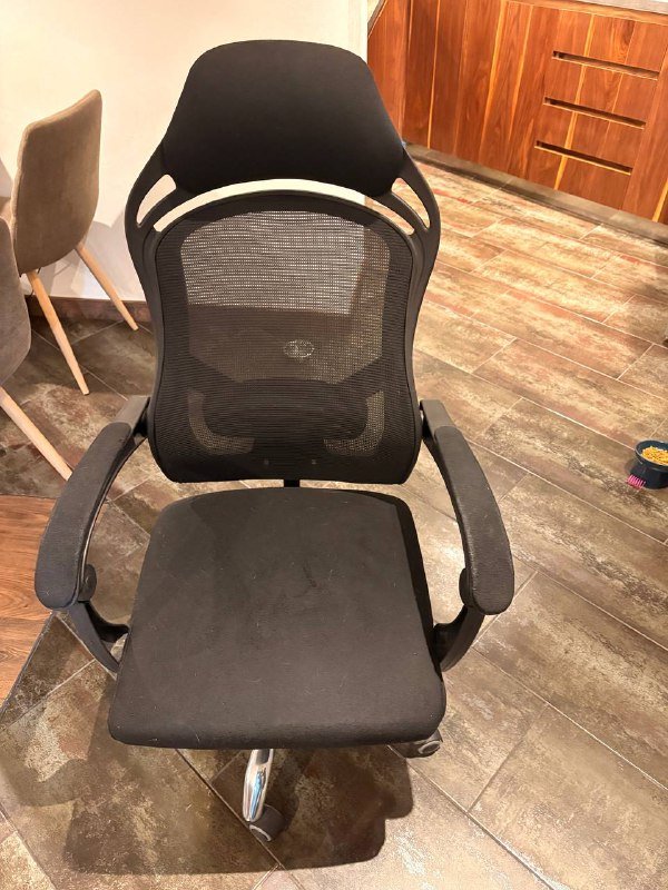 Офисное кресло 1