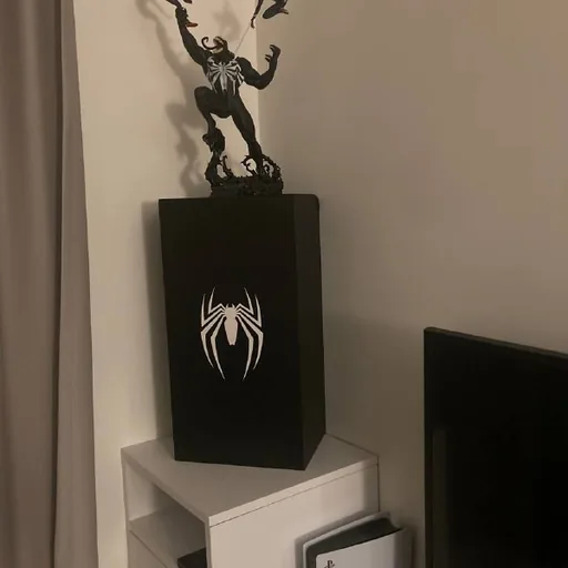 Коллекционное издание Spider-Man 2 PS5, фигурка Венома и игра