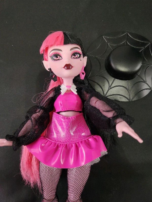 кукла Дракулаура 4
