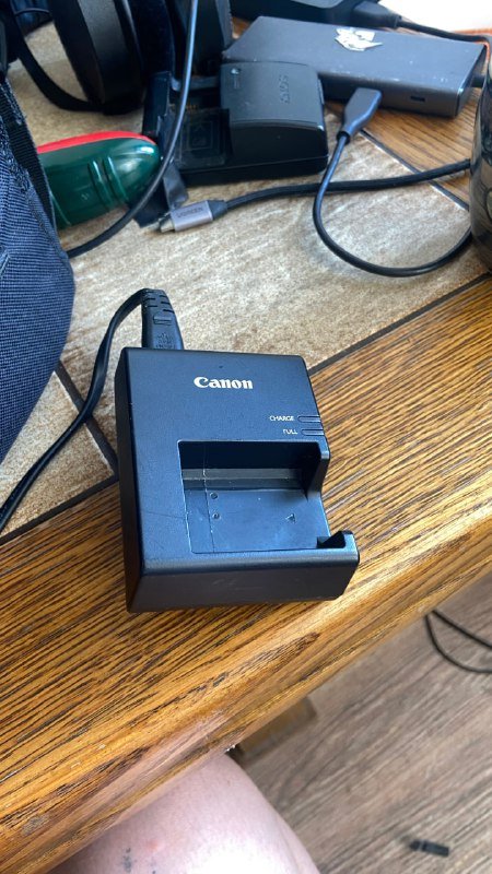 Зеркальный фотоаппарат Canon EOS 4000D с аксессуарами 4