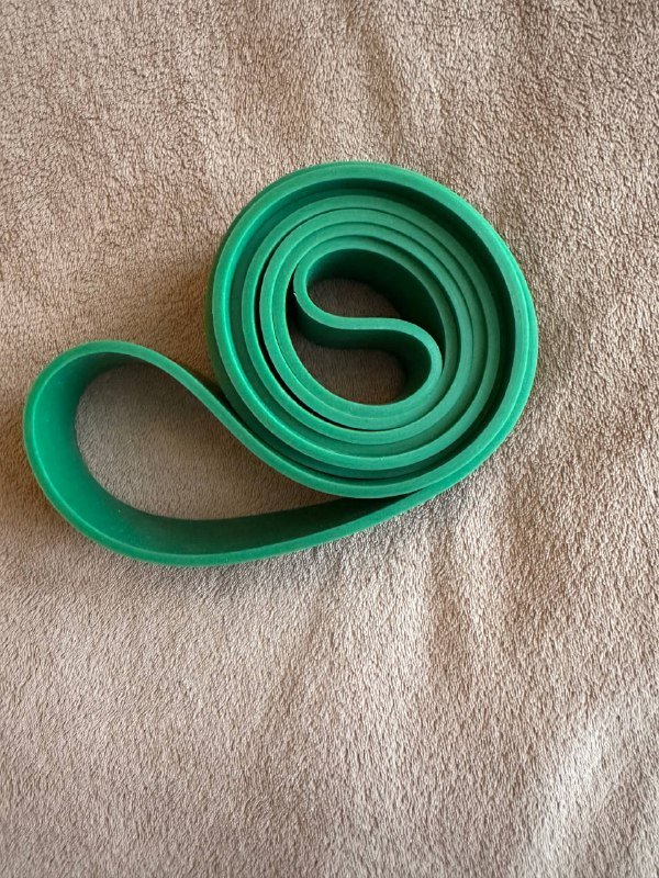 Мяч, микрофон, ракетка, резинка для фитнеса