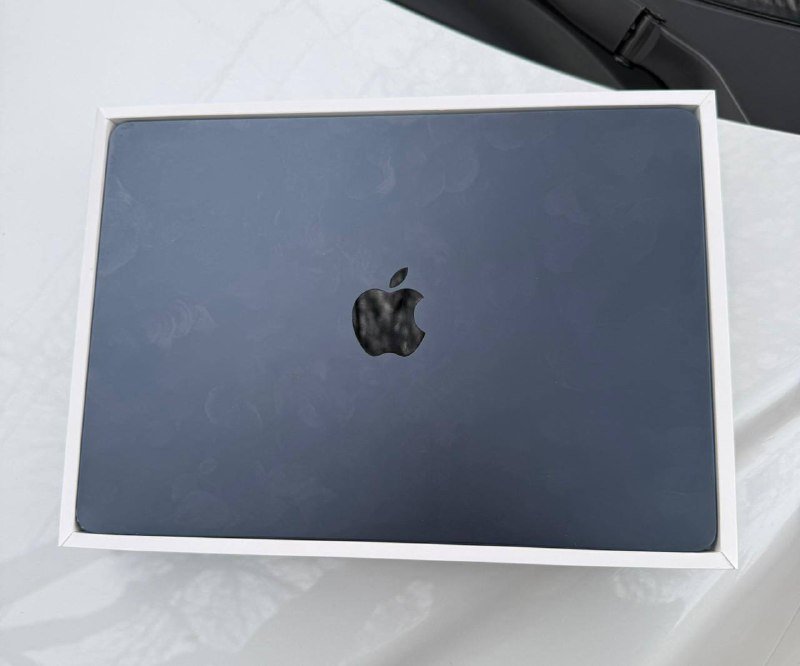 MacBook Air M2 2022 13 дюймов 8 GB RAM 256 GB SSD