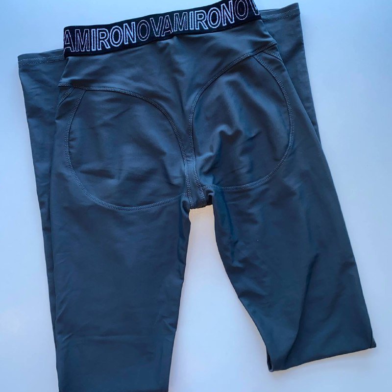 Спортивный топ и тайтсы Mironova, размер S, 42/180 2