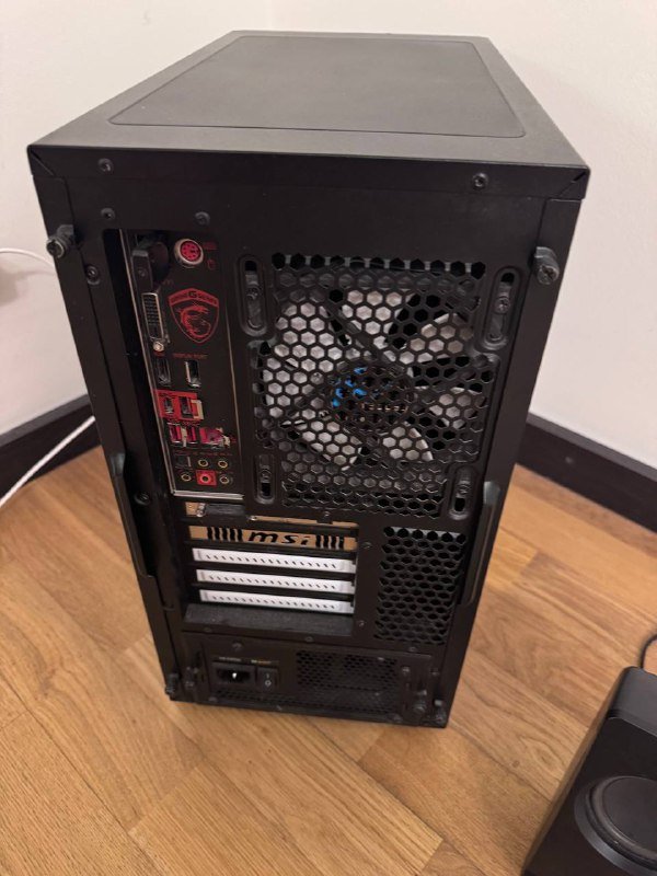 Компьютер, монитор Samsung Odyssey, колонки Trust 7