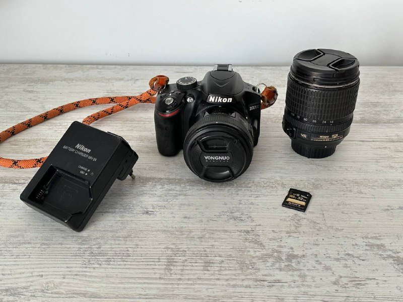 Фотоаппарат Nikon D3200, объективы, аккумулятор, флешка