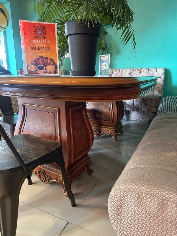 Большой обеденный стол 2