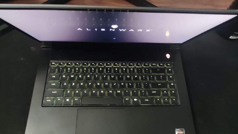 Игровой ноутбук Dell Alienware M15 R5