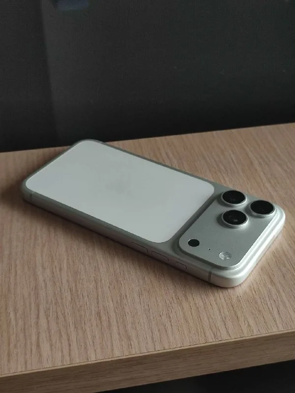 iPhone 17 Pro Max 256 Gb Silver 6