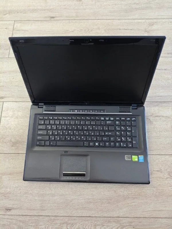 MSI ноутбук MS-1758 1