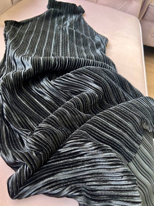 Плиссированная юбка ниже колен