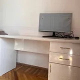 Письменный стол, офисный стул 1