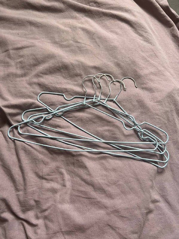 гель для мытья посуды, губки, шампунь, кондиционер, масло жожоба, вешалки, босоножки Dr Martins 41р 3