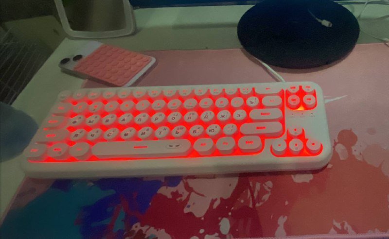 Клавиатура с подсветкой, не механическая