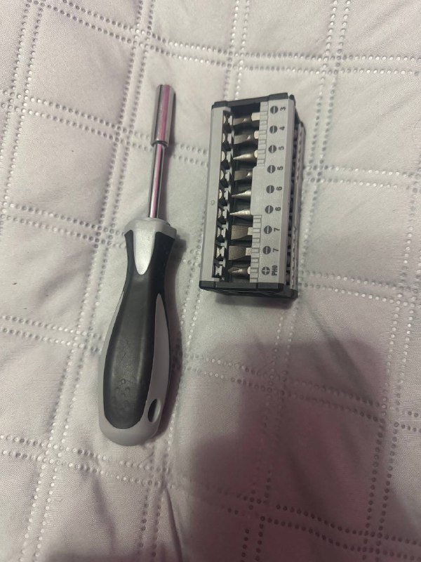 Фигурная отвертка с набором насадок 3