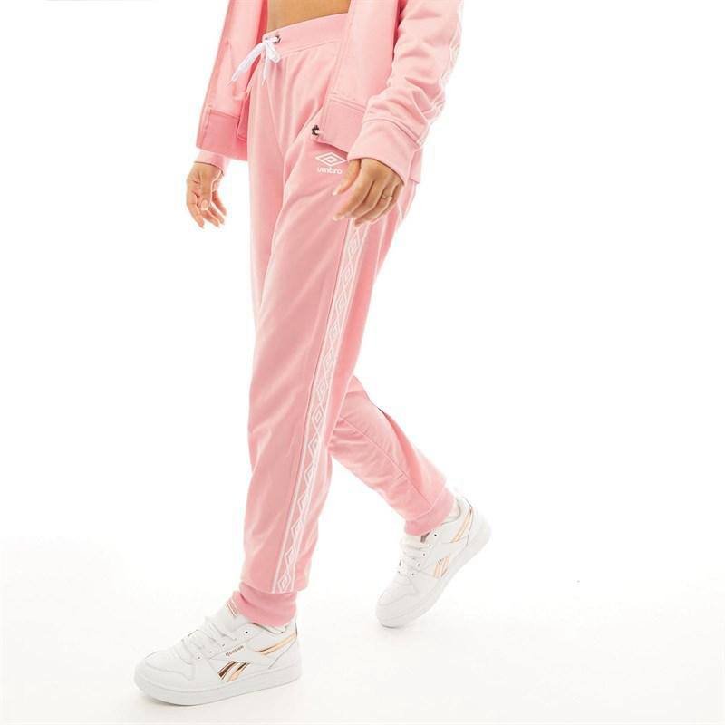 Костюм Adidas, жилетка Jack Wolfskin, спортивные штаны Umbro 3