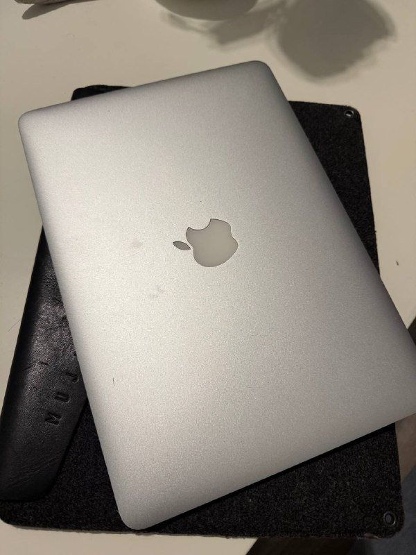 MacBook Air 2014 4GB с чехлом
