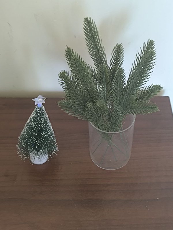 мини елочка с подсветкой, пластиковые веточки, стакан