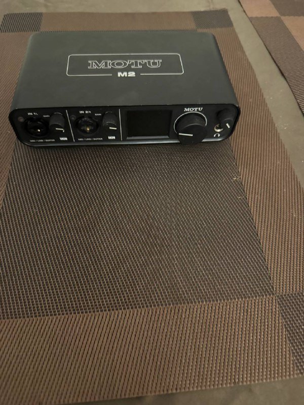 Звуковая карта MOTU M2