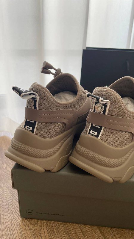 Текстильные кроссовки Steve Madden 37 размер 3