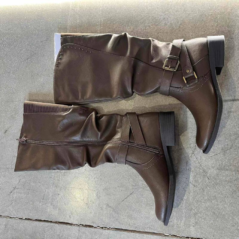 Женские коричневые сапоги 8