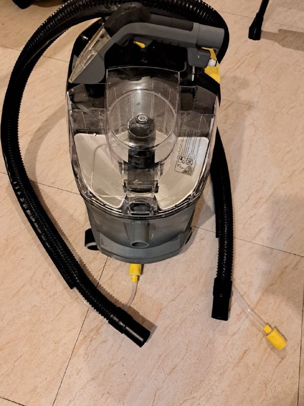Пылесос Karcher Puzzi 8/1 Professional с чистящим средством 2