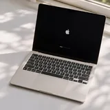 MacBook Air 13 M2 8/256 GB 1