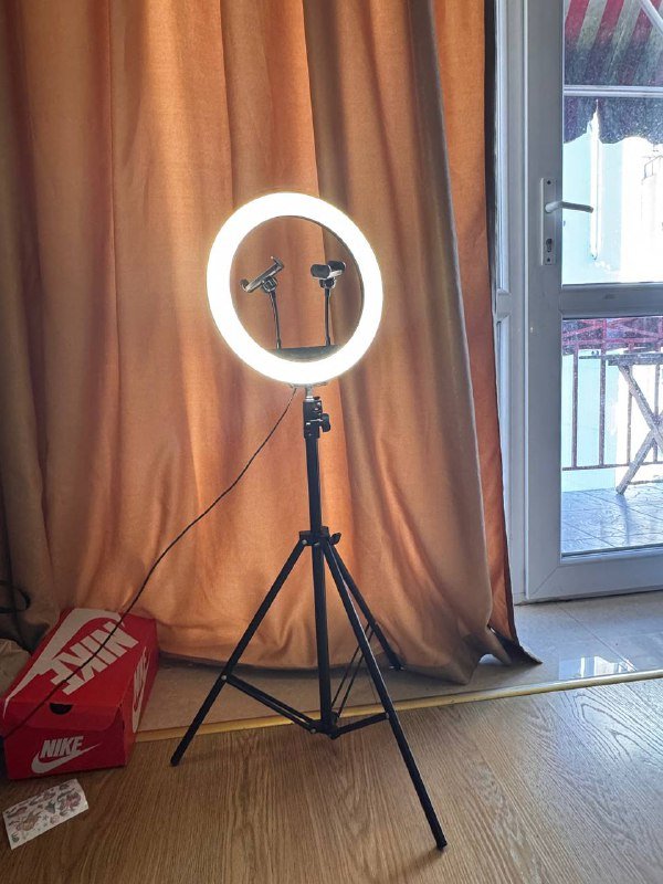Кольцевая лампа с держателем для телефона 2
