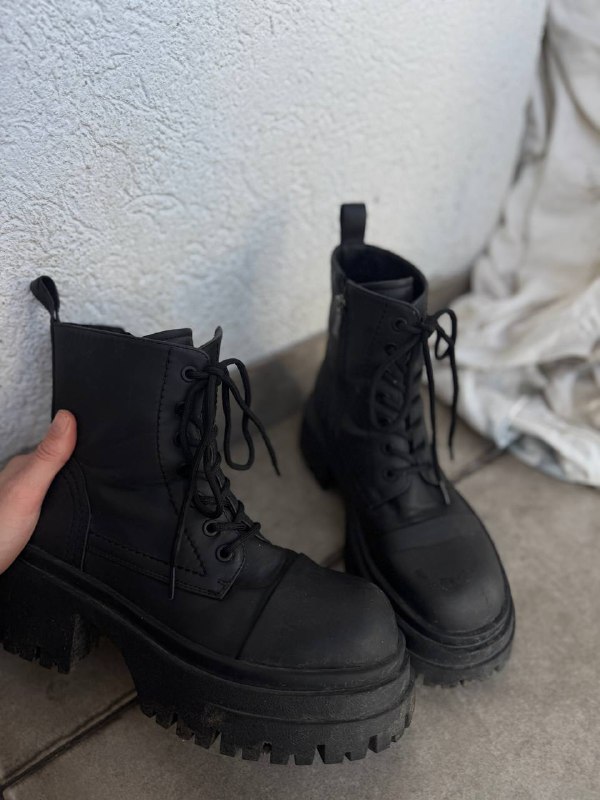 Черное пальто, куртка, ботинки, шарфик, утепленные штаны 3