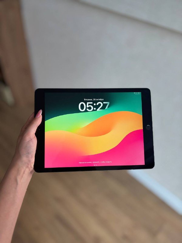 iPhone 16 128GB, iPhone 14 Pro 256GB, iPad 7 поколения 32GB 7