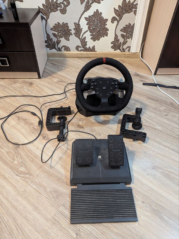 Игровой руль Artplays V-1200 Vibro с педалями и креплением