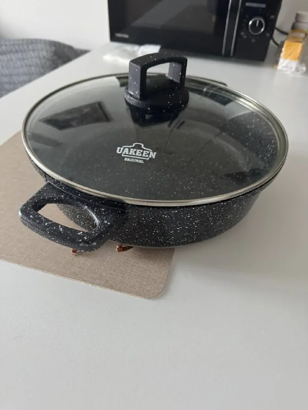 Deep frying pan with lid 1