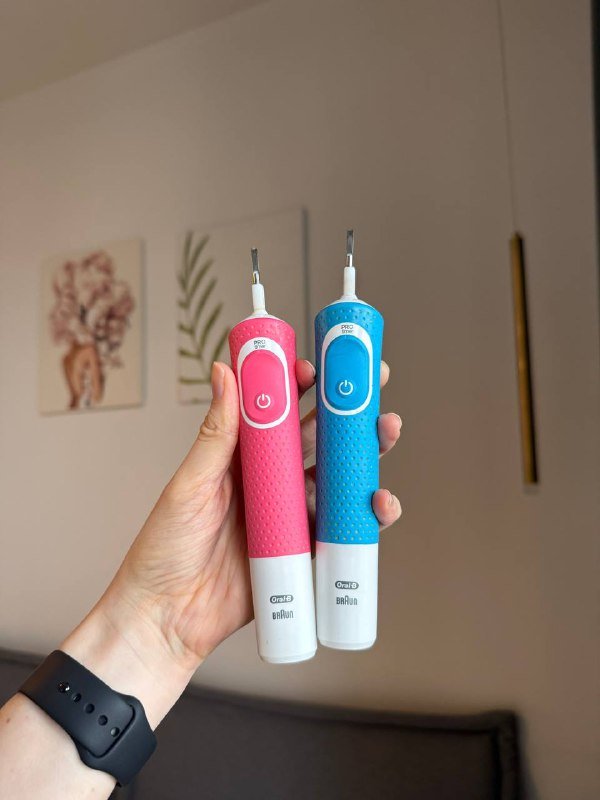 2 щётки oral b без насадок и с одной зарядкой