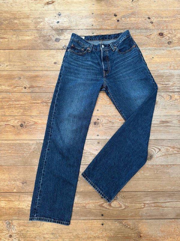 Сумка Mattioli, жакет Zara, рубашка, платье Lime, джинсы Levi’s 9