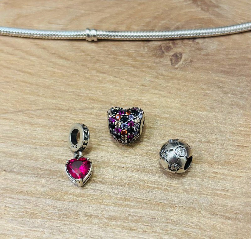 Шармы Pandora, Valentino духи, Tous Love Me, Boss мужской аромат